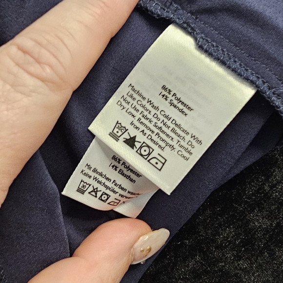 Eddie Bauer 2XL quick drying navy shirt. - Picture 2 of 6